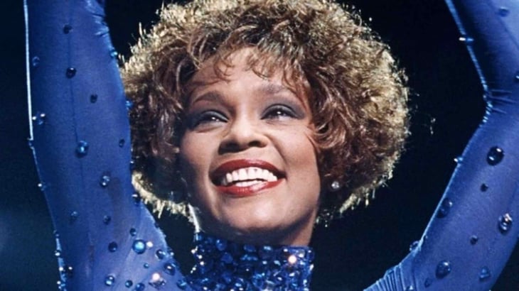 Whitney Houston, una voz incomparable y una vida llena de escándalos