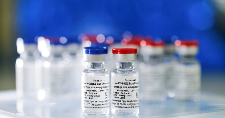 Desarrolladores de vacuna rusa Spútnik V la defienden de críticas 