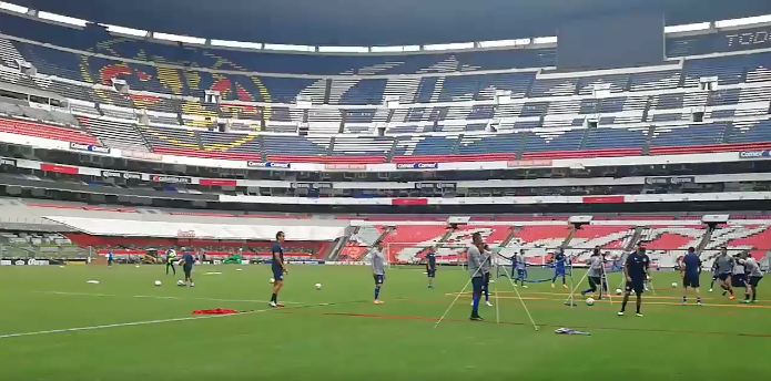 Cruz Azul regresa y entrena en el Estadio Azteca