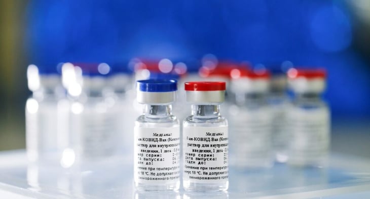 Rusia produce las primeras 15,500 dosis de su vacuna para COVID-19