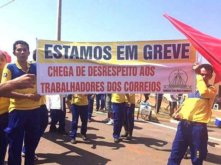 Los trabajadores de los Correos inician una huelga indefinida