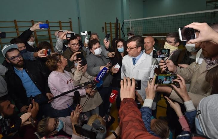 Colaborador de Navalni confía que opositor pueda ser trasladado a Alemania