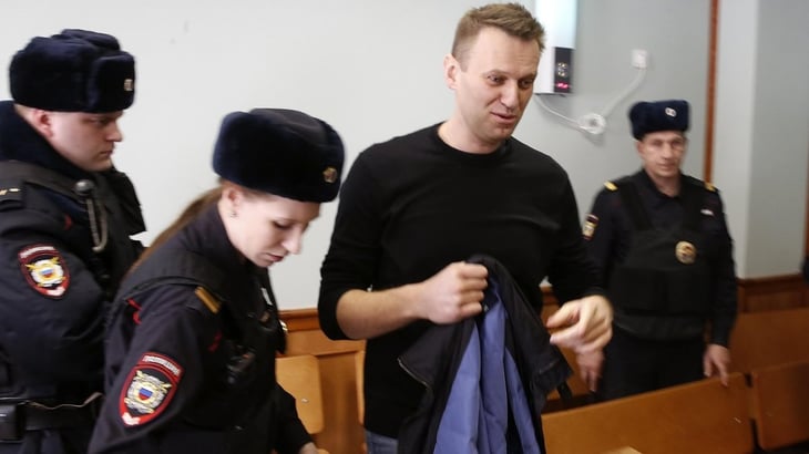 Bruselas espera que Rusia permita que Navalni sea trasladado a Alemania