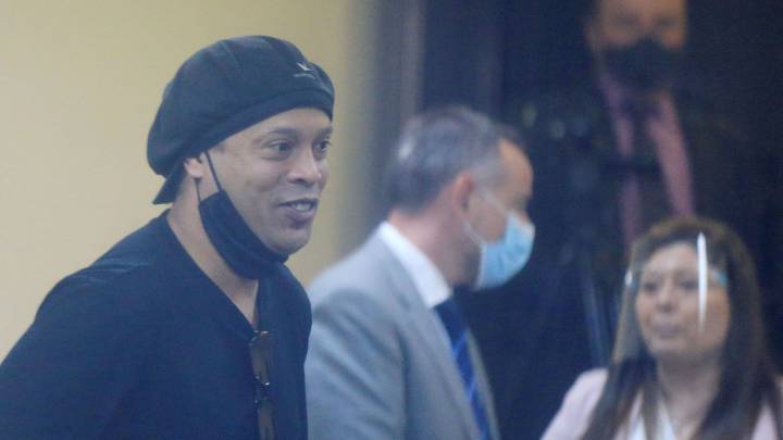 Ronaldinho recupera la libertad después de 6 meses