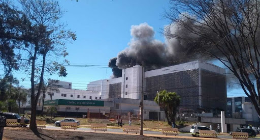 Incendio obliga a evacuar un hospital en Brasilia en plena pandemia