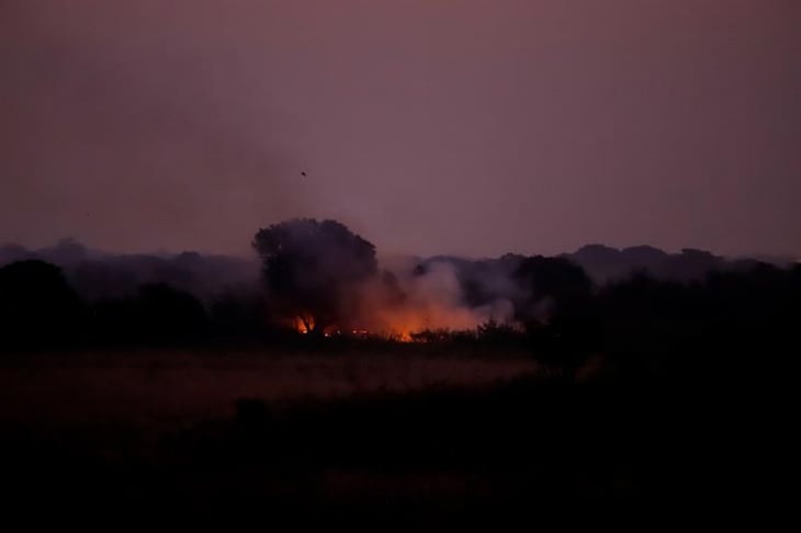 Asunción se asfixia entre el humo de los incendios en el río Paraguay