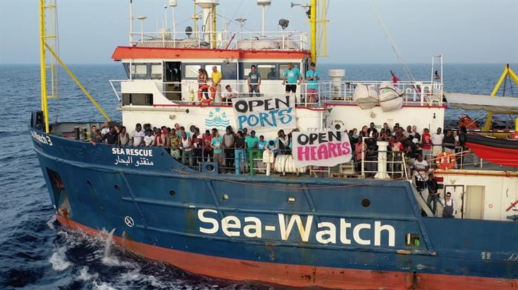 Italia envía 5 barcos para migrantes a Lampedusa mientras 'Sea Watch' espera