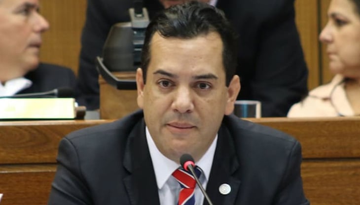  Imputan a ministro de Agricultura paraguayo por presunto lavado de dinero
