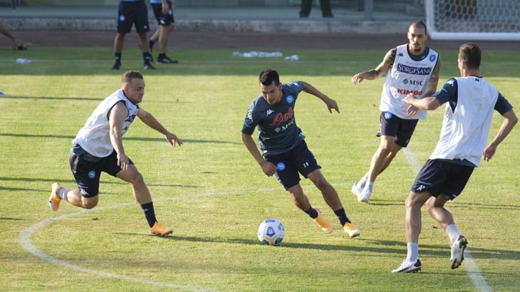 Lozano anota golazo de tijera con el Nápoli