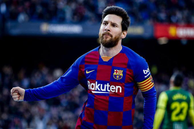 Messi anuncia que sigue en el Barça