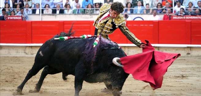 Madrid prohíbe los toros, entre medidas para frenar la expansión de COVID-19