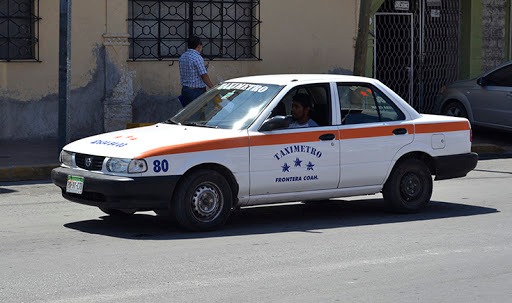 Taxistas viven al día con bajas y altas, por la pandemia 