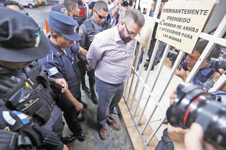 Juez niega frenar  orden de aprehensión  contra Javier Duarte