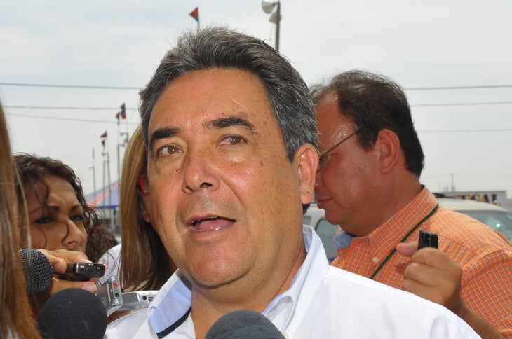 Denuncia Reyes Flores a ex Gobernador