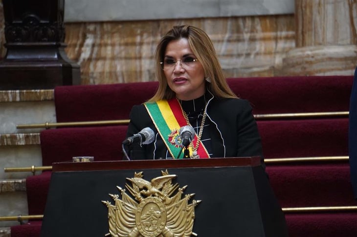 La presidenta interina de Bolivia se retira de la carrera electoral