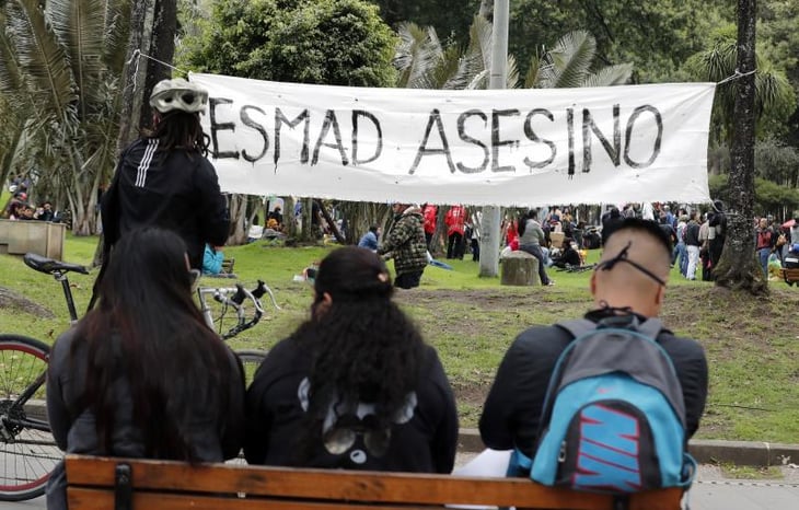 Colombianos comienzan protestas a la sombra de las manifestaciones violentas