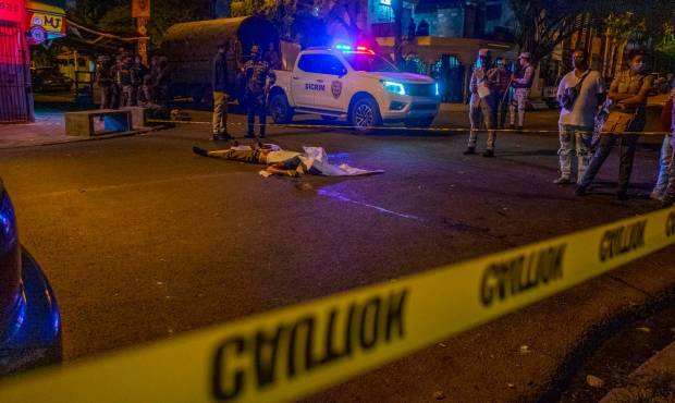 Detenido arrebata arma a policía y lo mata en una comisaría de Lima