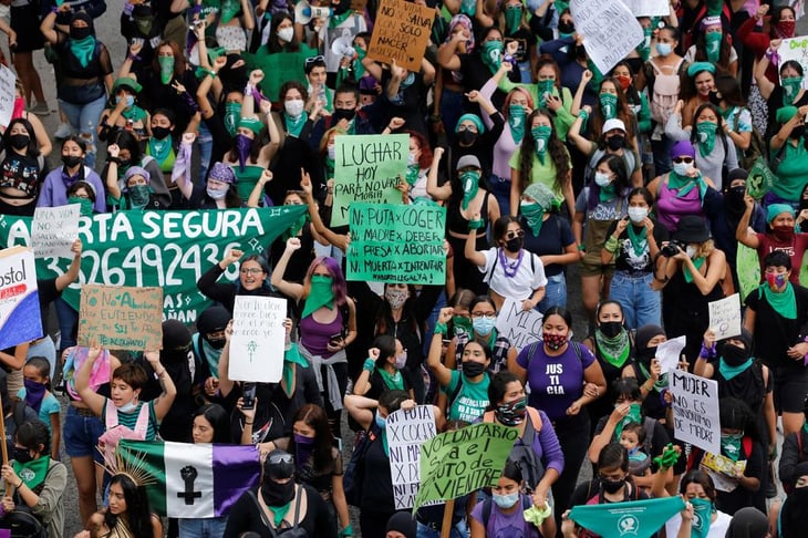Feministas toman las calles en demanda de despenalización del aborto en México