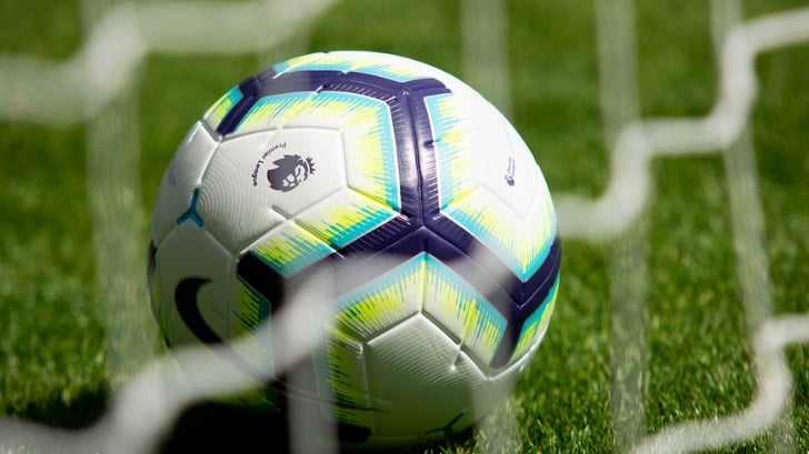 Premier League prepara suspensión de torneo por Covid-19