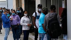 Chile suma 1,839 contagios y 45 muertes, y estudia si el virus mutó en el sur