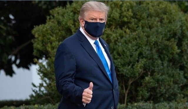 Trump sí recibió oxígeno tras una caída en sus niveles: admite médico