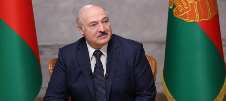 Lukashenko visita a opositores en cárcel para discutir reforma constitucional