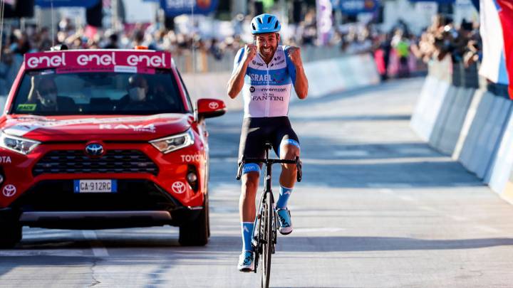 Alex Dowsett gana el Giro de Italia