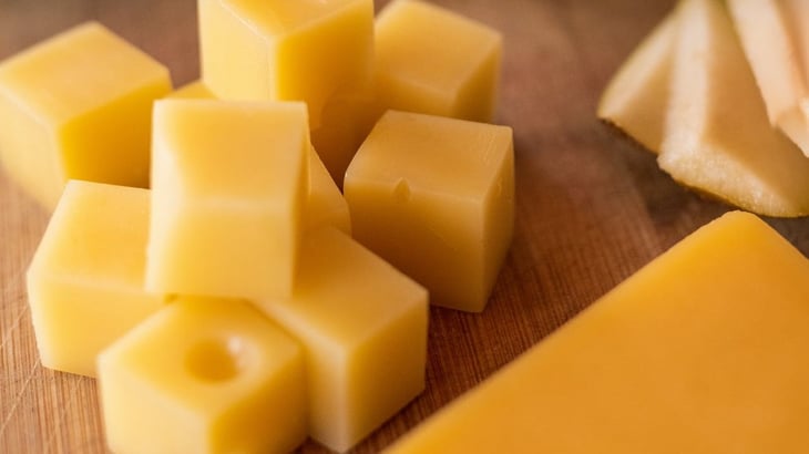 Prohibición del gobierno desata guerra de quesos con los empresarios