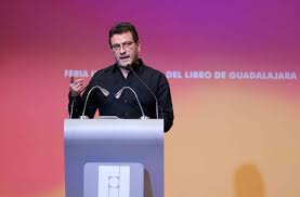 'A muchos sorprende e incómoda que el presidente responda': Antonio Helguera