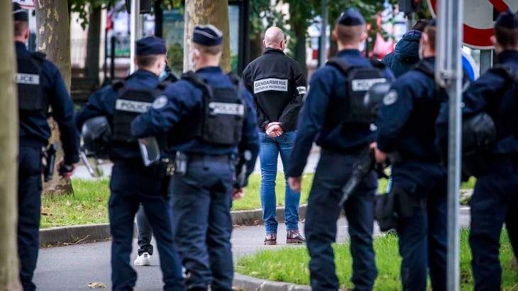 Abaten a terrorista que decapitó a profesor en París