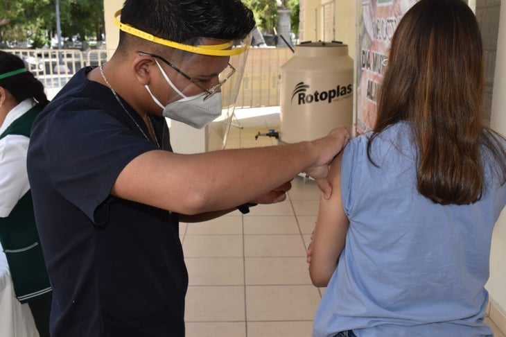 Siguen en San Buenaventura con brigada de vacunación