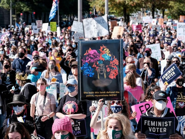 Protestan miles de mujeres en EU contra Trump por nominación de Amy Coney