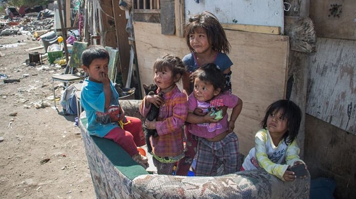 Cerca de uno de cada seis niños en el mundo vive en pobreza extrema