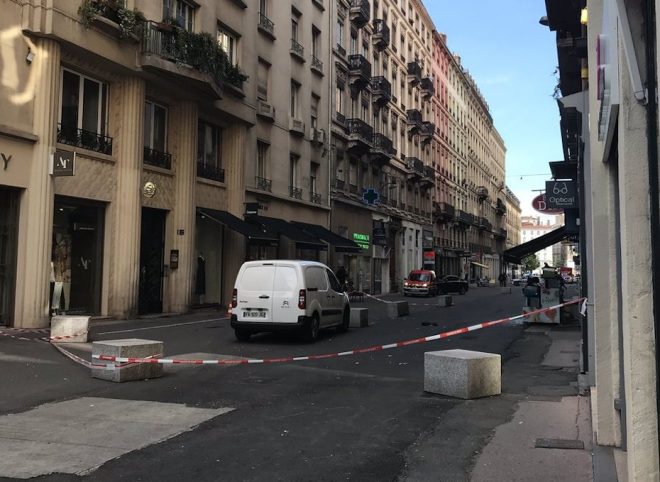 Alerta en la ciudad de Lyon por una mujer que amenaza con explotar un paquete