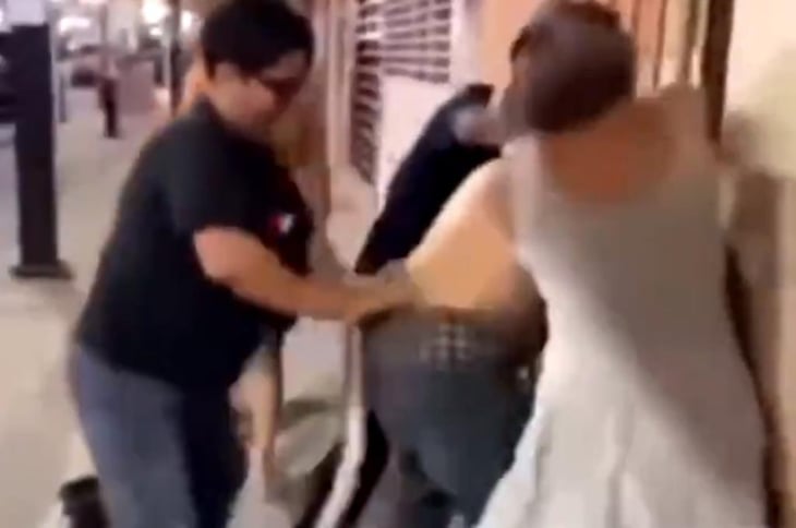 VIDEO: Se viraliza video donde ultrajan a hombre durante una pelea 