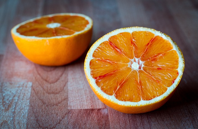 Conoce cómo pelar una mandarina en pocos segundos
