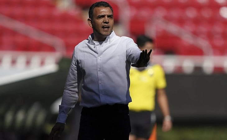 ¿Quién será el entrenador de Chivas esta jornada?