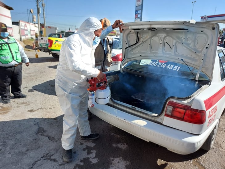 Sanitización de unidades en taxis en Frontera
