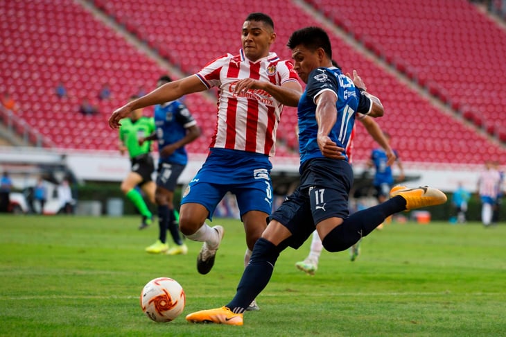 Chivas remonta y golea al Monterrey