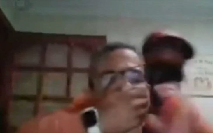 ¡Video viral¡ asaltan en Brasil a maestro en plena clase vía zoom