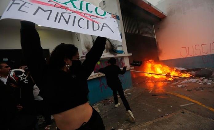 CNDH reprueba agresión contra manifestación feminista en Cancún