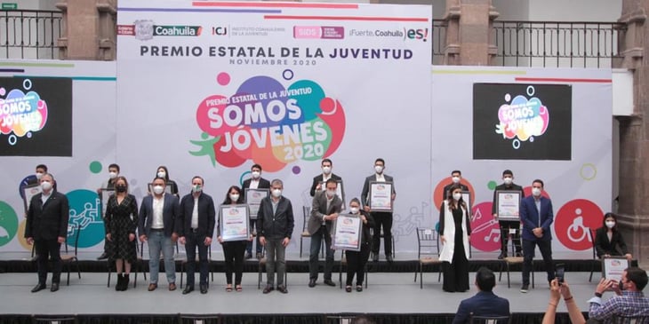 Aún y con la pandemia Riquelme  reconoce a jóvenes de Coahuila
