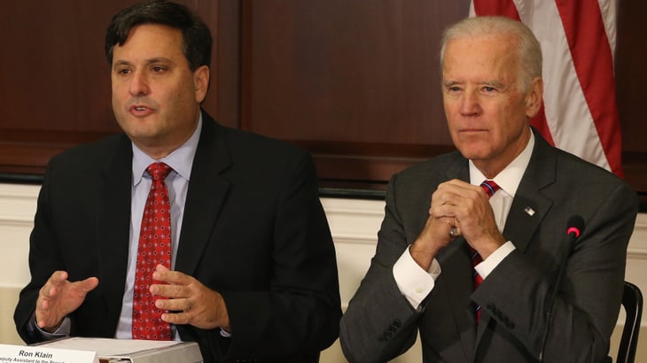 Joe Biden elige a Ron Klain como jefe de su futuro gabinete