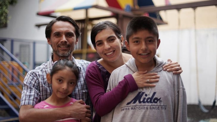 Niños latinoamericanos ven a familia y naturaleza como ejes de su bienestar 