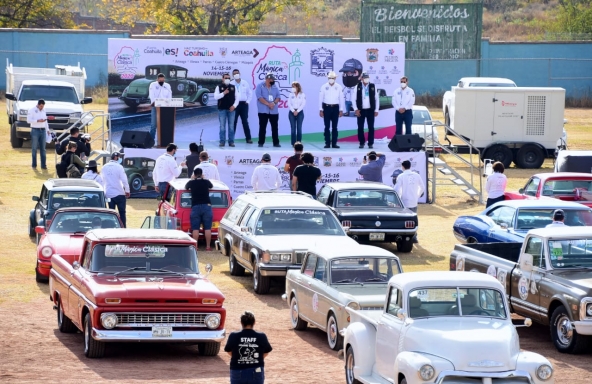 Dan autos clásicos recorrido en Pueblos Mágicos de Coahuila