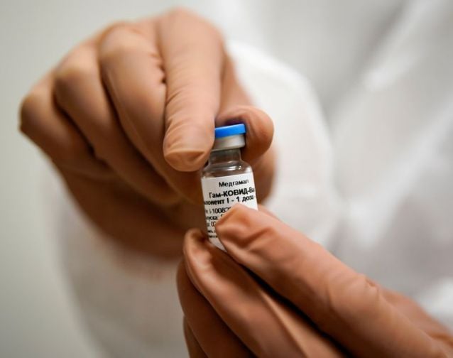 La vacuna rusa muestra más del 95 % de eficacia y cuesta menos de 10 dólares
