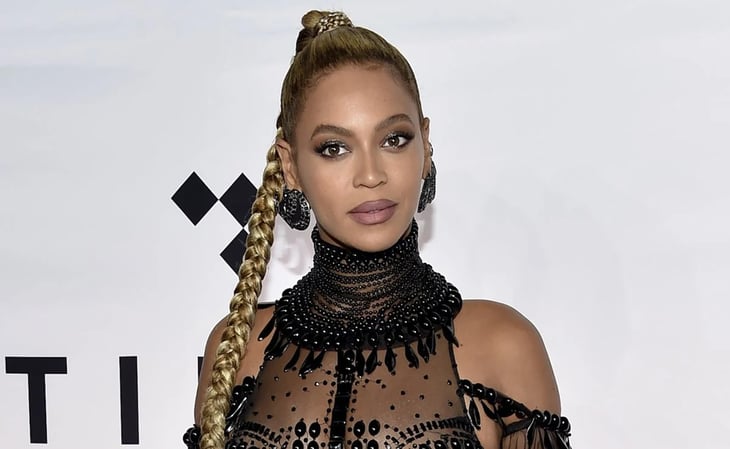 Beyoncé, lleva su desfile negro a los Grammy 