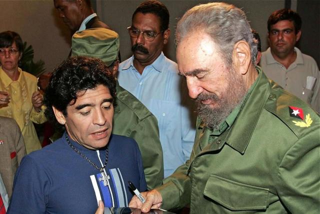 Cuba conmemora la muerte de Fidel Castro el día en que fallece Maradona