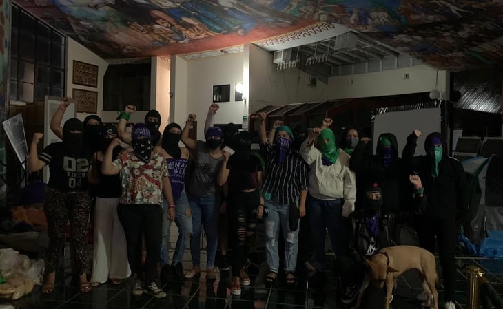 Colectivos feministas toman congreso de Quintana Roo