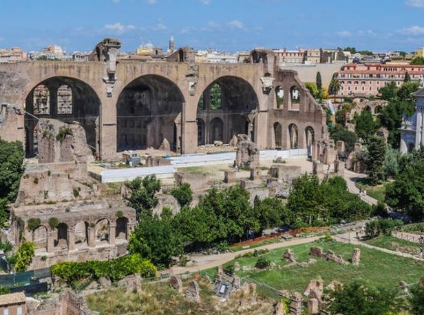 Una turista devuelve a Roma una pieza de mármol y pide disculpas por tomarla